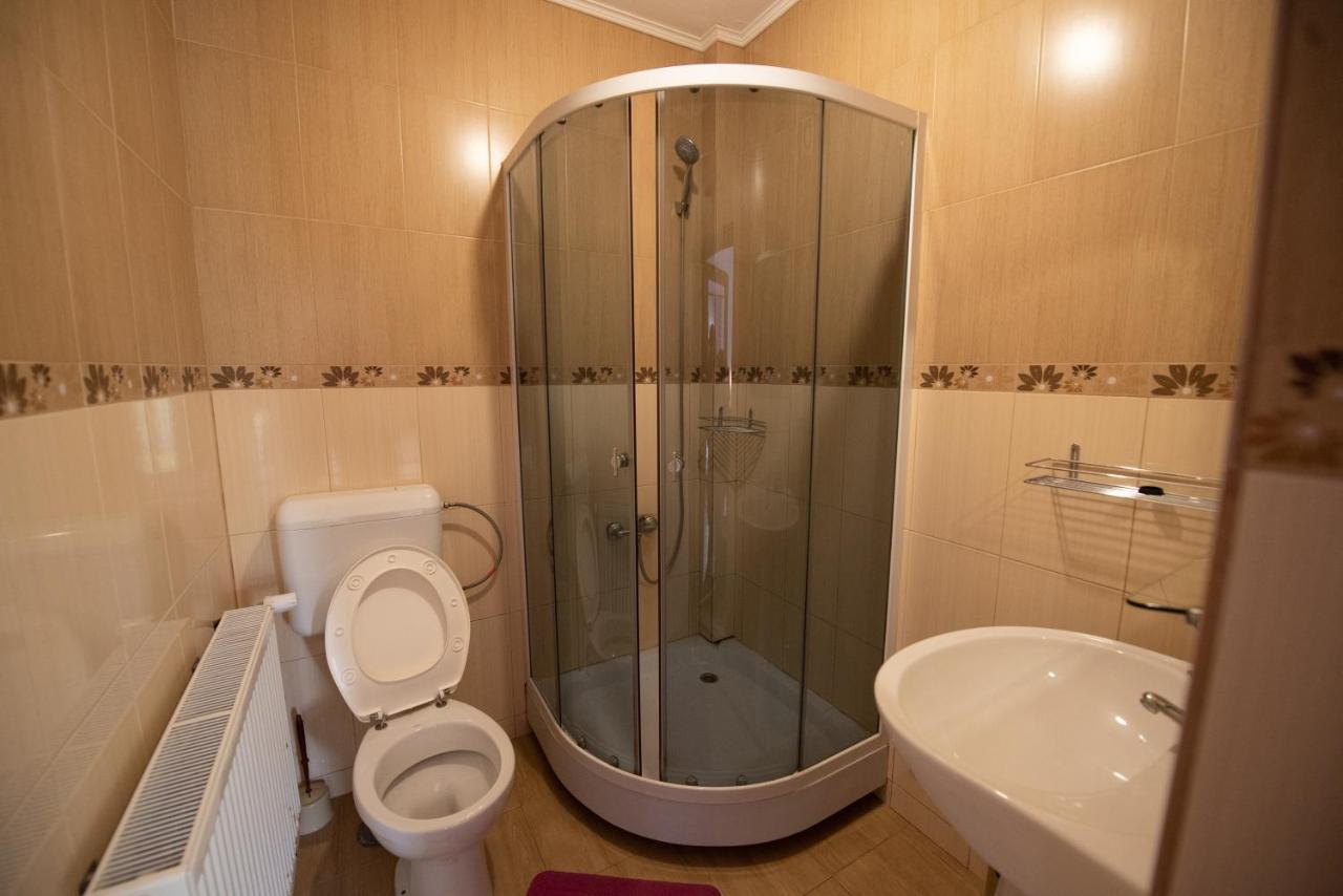 Dupa Apa La Razvan Sighetu Marmaţiei Extérieur photo