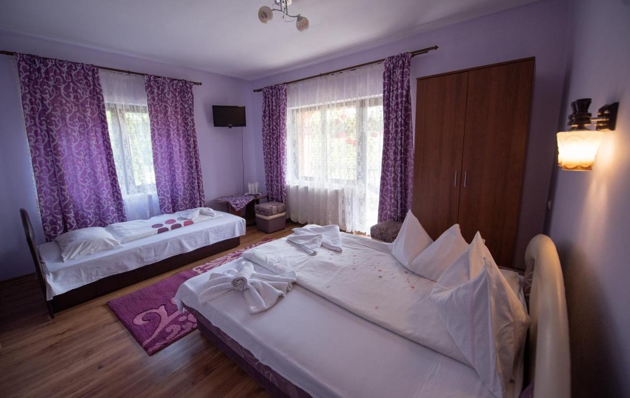 Dupa Apa La Razvan Sighetu Marmaţiei Extérieur photo