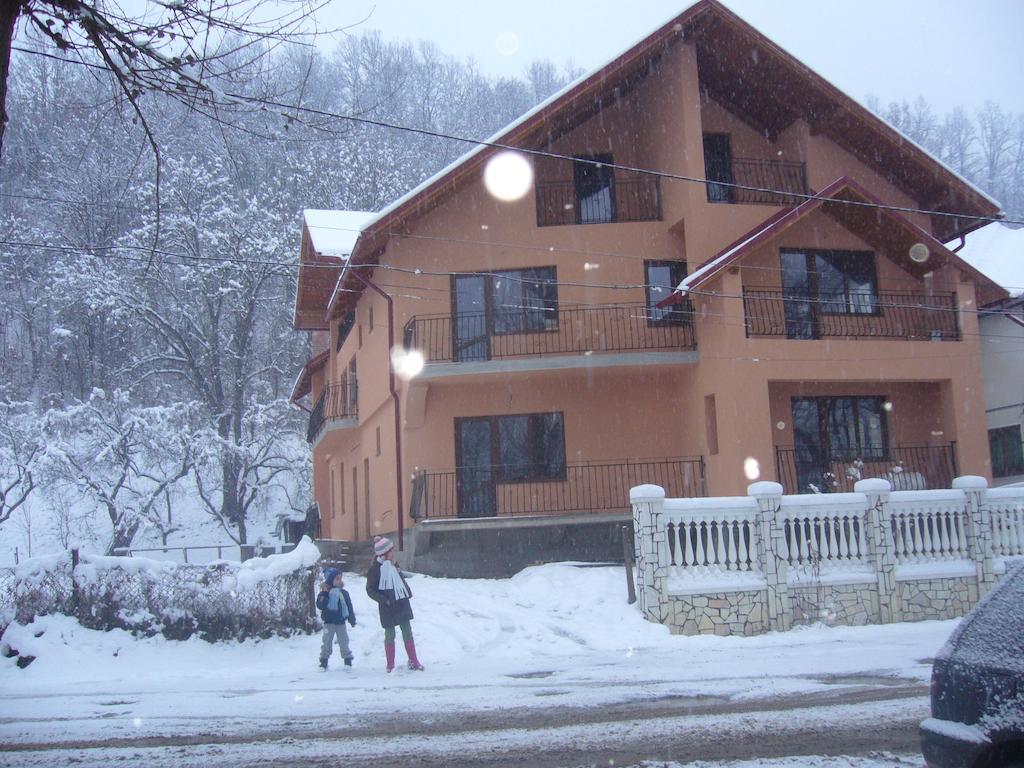 Dupa Apa La Razvan Sighetu Marmaţiei Extérieur photo