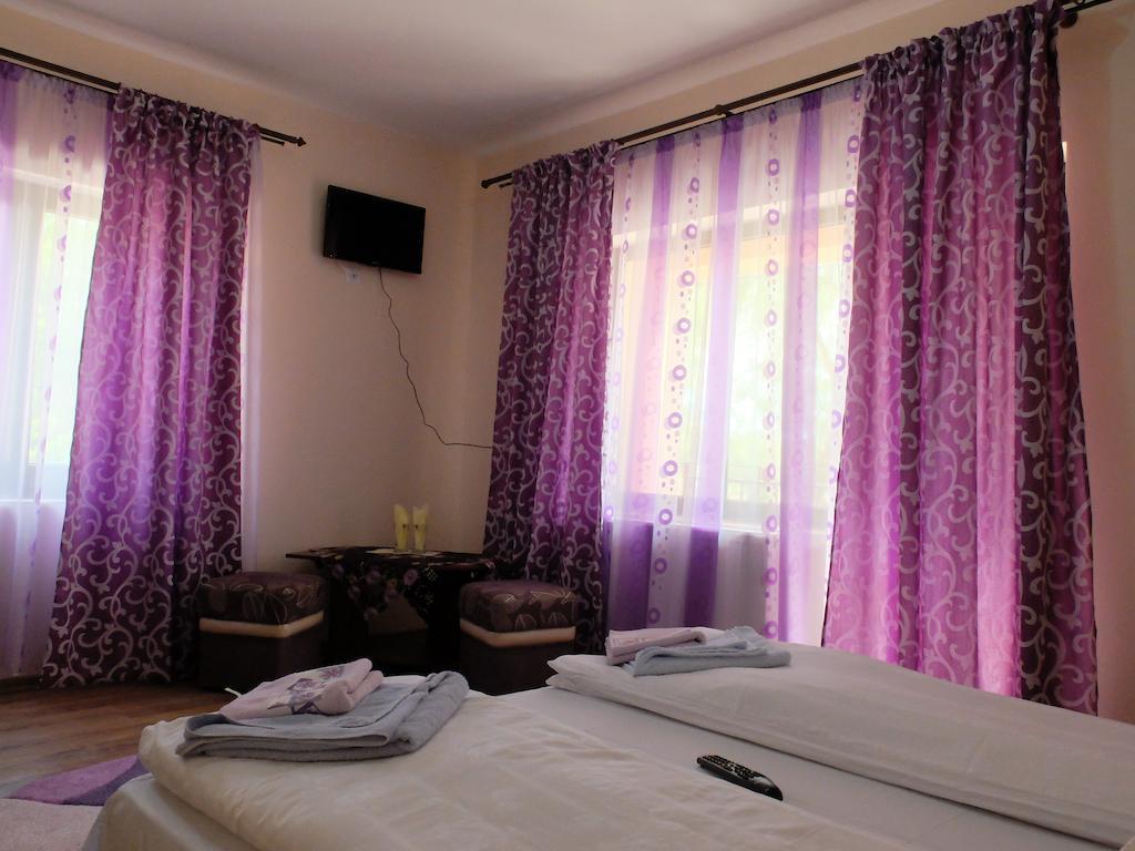 Dupa Apa La Razvan Sighetu Marmaţiei Chambre photo